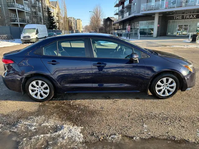 2020 Toyota Corolla LE - Photo 4