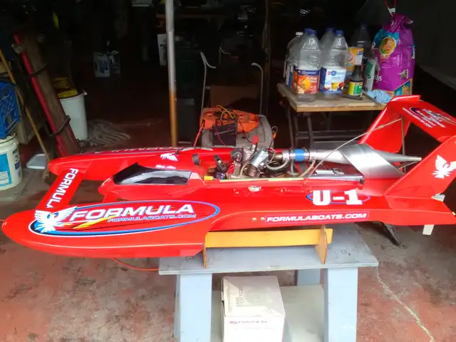 Remote Control Hydroplane Race Boat - 1/5 Scale - Photo 2
