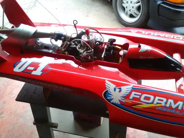 Remote Control Hydroplane Race Boat - 1/5 Scale - Photo 9