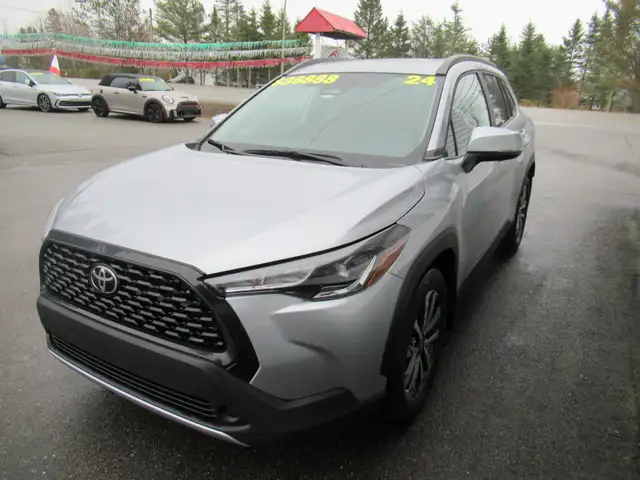 2024 Toyota Corolla Cross LE w/ Upgrade Package | Sunroof | Allo - Photo 4