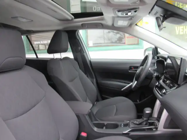 2024 Toyota Corolla Cross LE w/ Upgrade Package | Sunroof | Allo - Photo 7