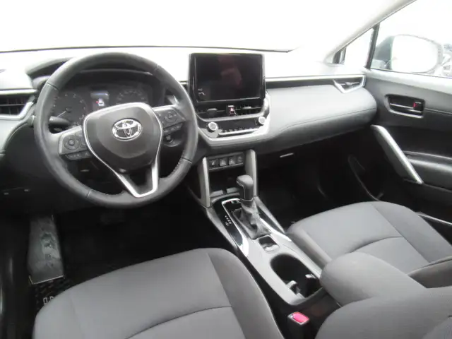 2024 Toyota Corolla Cross LE w/ Upgrade Package | Sunroof | Allo - Photo 14