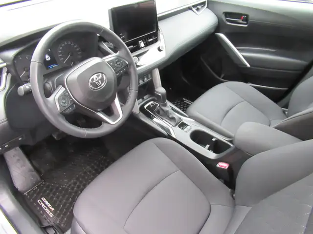 2024 Toyota Corolla Cross LE w/ Upgrade Package | Sunroof | Allo - Photo 16