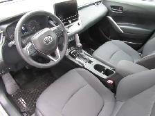 2024 Toyota Corolla Cross LE w/ Upgrade Package | Sunroof | Allo - Photo 16