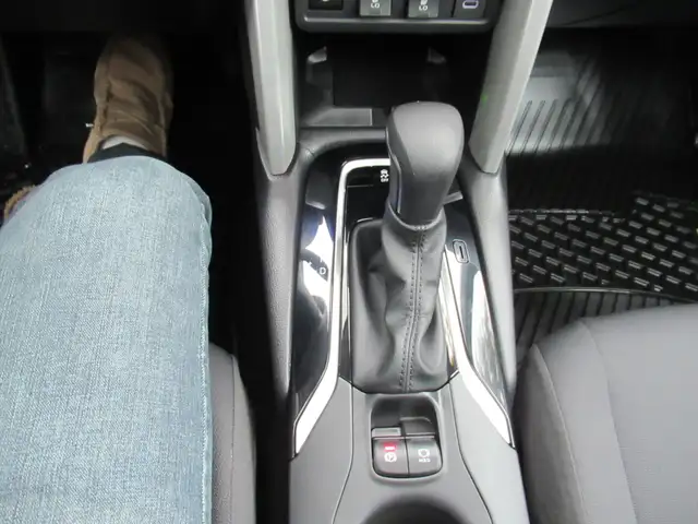 2024 Toyota Corolla Cross LE w/ Upgrade Package | Sunroof | Allo - Photo 23