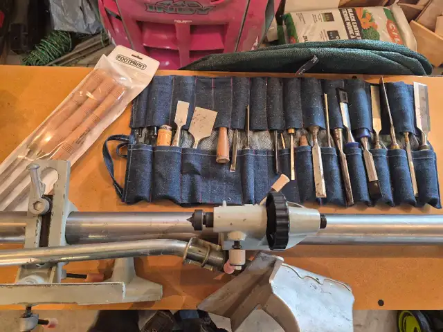 Wood turning Lathe, belt / disc sander, tools - Photo 3