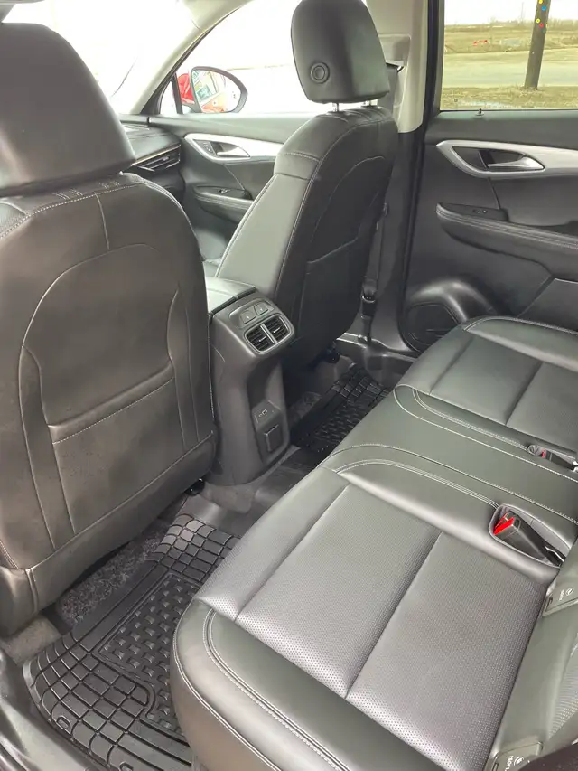 Automobile - Photo 6