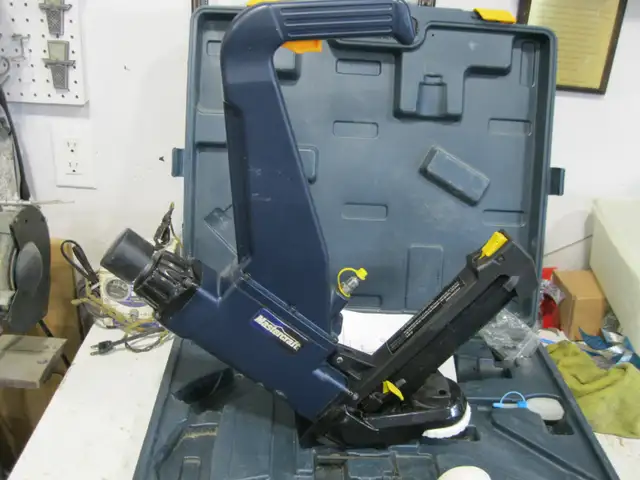 Hardwood Floor Nailer - Photo 2