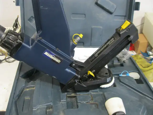 Hardwood Floor Nailer - Photo 3