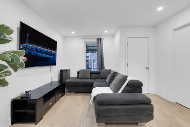 Bright Furnished Room – Metro – Parking – $850 – Short-Term Now - Photo 6