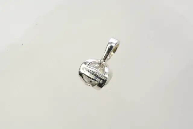 14K CANADIAN DIAMOND .10CT PENDANT - Photo 5