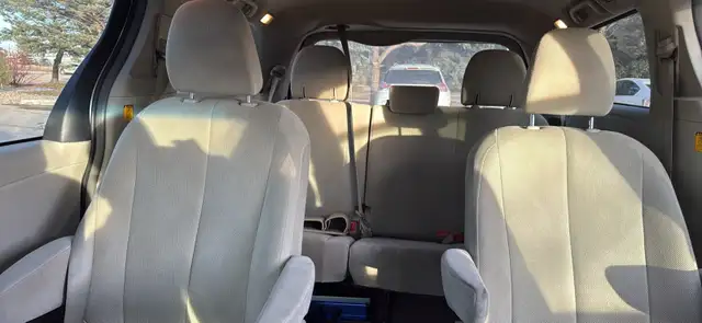2011 Toyota Sienna LE - Photo 4