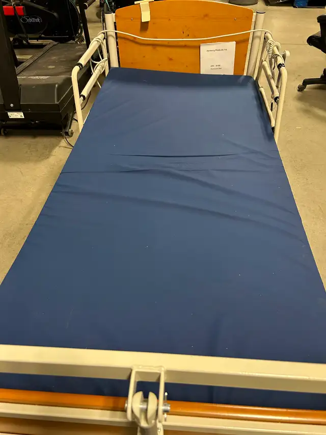 New power bed with remote - Photo 2