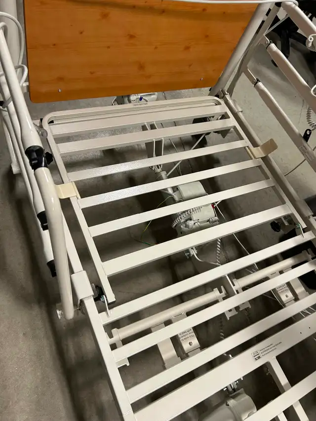 New power bed with remote - Photo 3