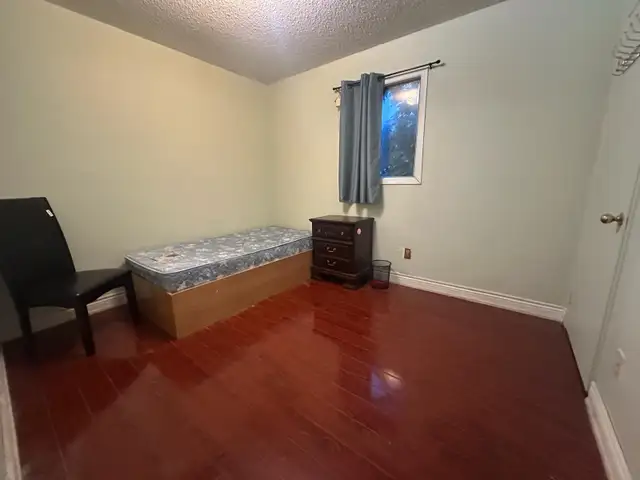 Private room for rent near Sheridan College Brampton