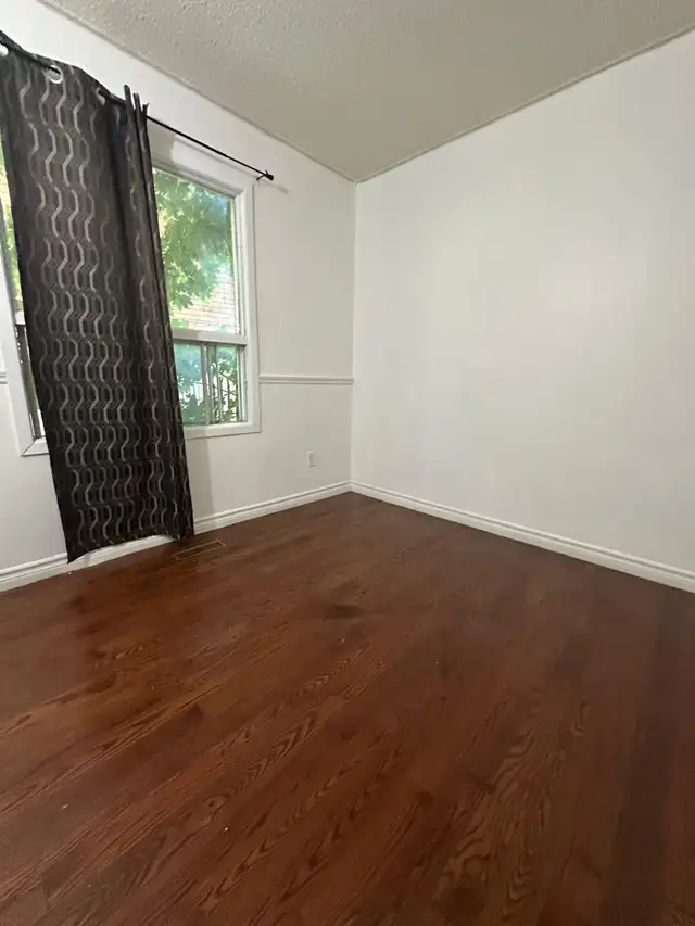 Private room for rent near Sheridan College Brampton - Photo 2