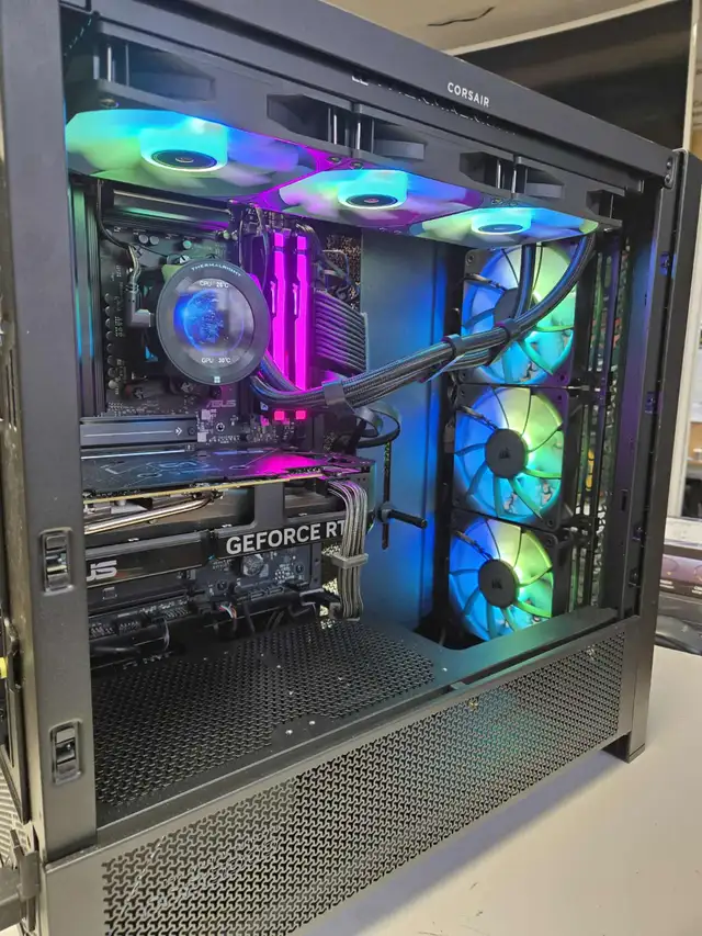 PC GAMING RYZEN 7 9800X3D RTX 4070 12GB 64GB DDR5 NVMe 2TB - Photo 5