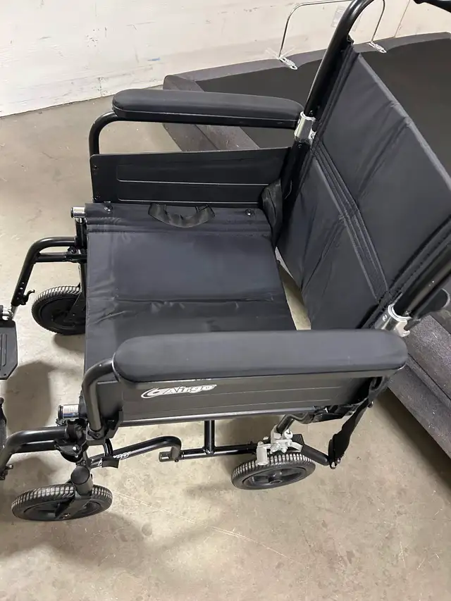 Potable light Air & go wheel chair