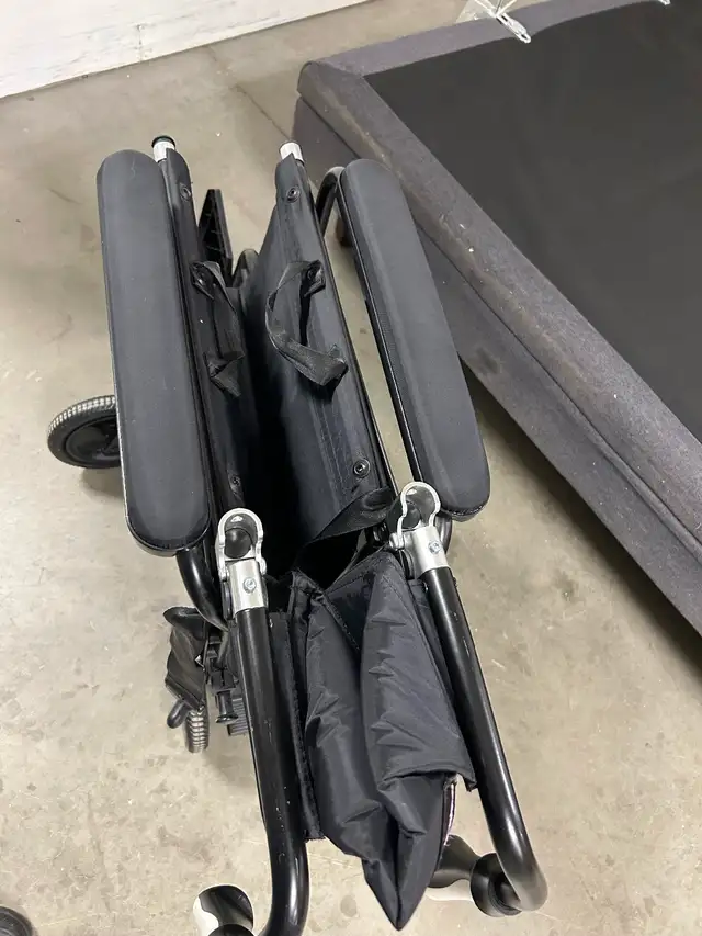 Potable light Air & go wheel chair - Photo 5