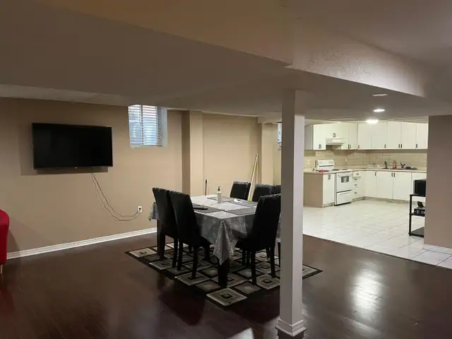 one room for rent in basement - Photo 8