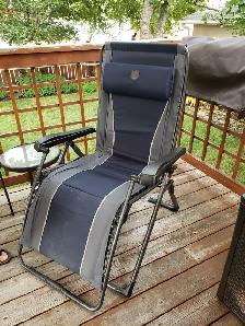 Zero Gravity Loungers