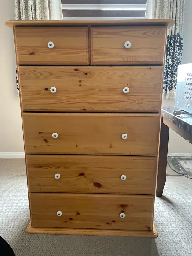 High boy 5 drawer dresser and 2 drawer for bed stands - Photo 2