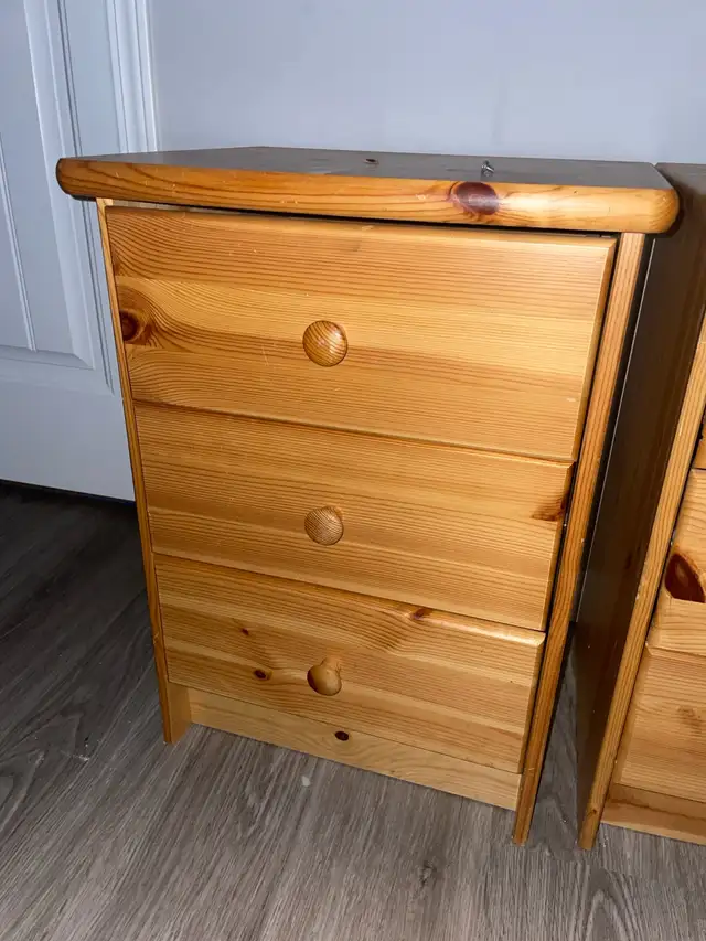 High boy 5 drawer dresser and 2 drawer for bed stands - Photo 6