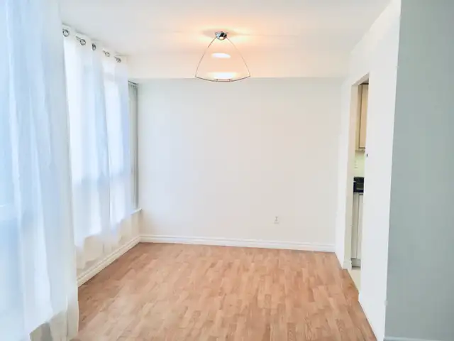 LARGE ALL-INCLUSIVE SUITE AVAILABLE NOW, MISSISSAUGA CITY CENTRE - Photo 17