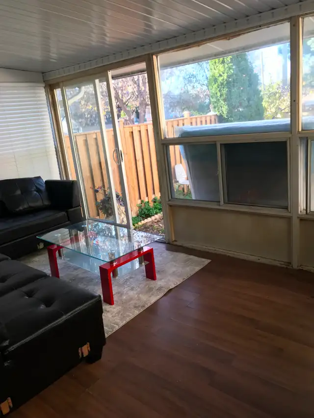 Private room- Utilities included - Photo 5