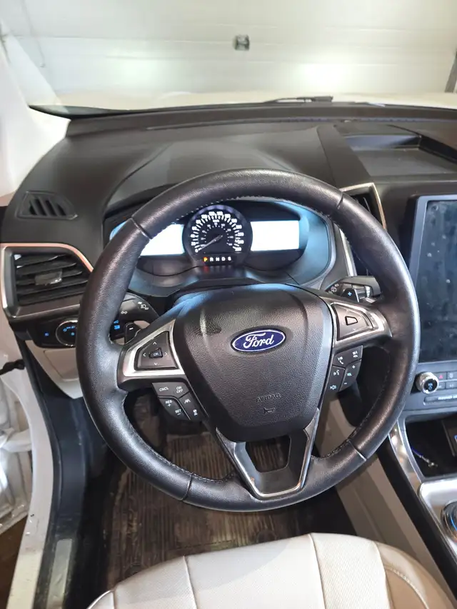 2022 Ford Edge - Photo 6