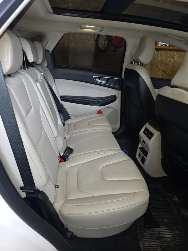 2022 Ford Edge - Photo 9