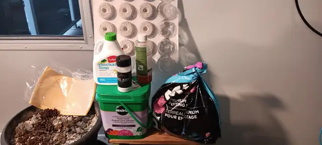 Complete Gardener’s Bundle - 3gal Tripod Pot   Soil   Fertilizer - Photo 6