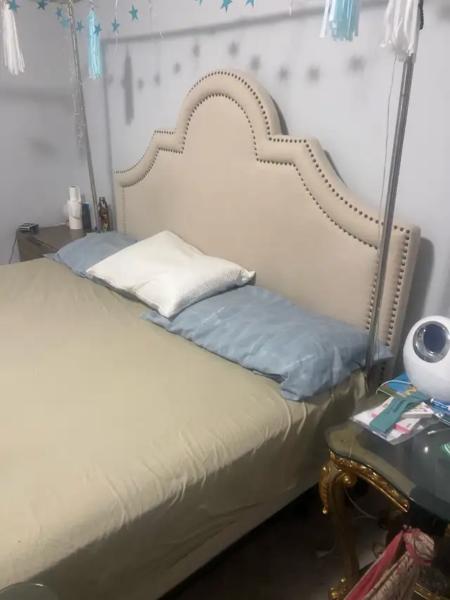 King Bed with Headboard - Photo 3