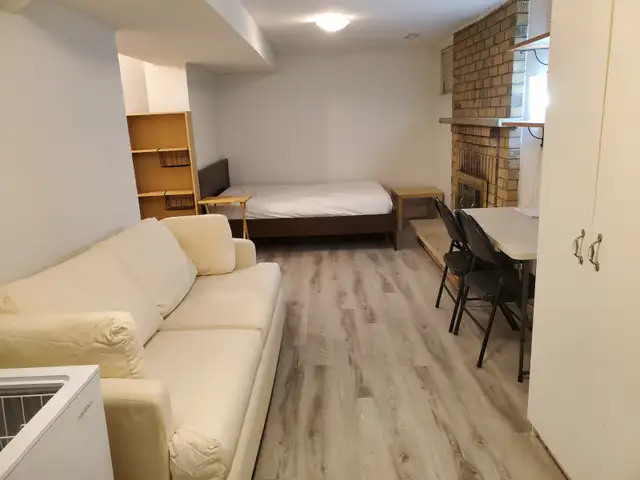 Batchelor basement apartment in Thornhill