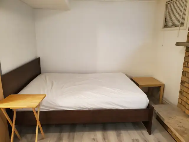 Batchelor basement apartment in Thornhill - Photo 2