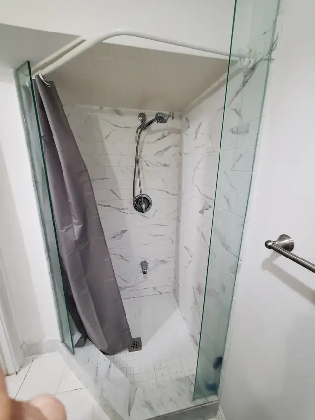 Batchelor basement apartment in Thornhill - Photo 7