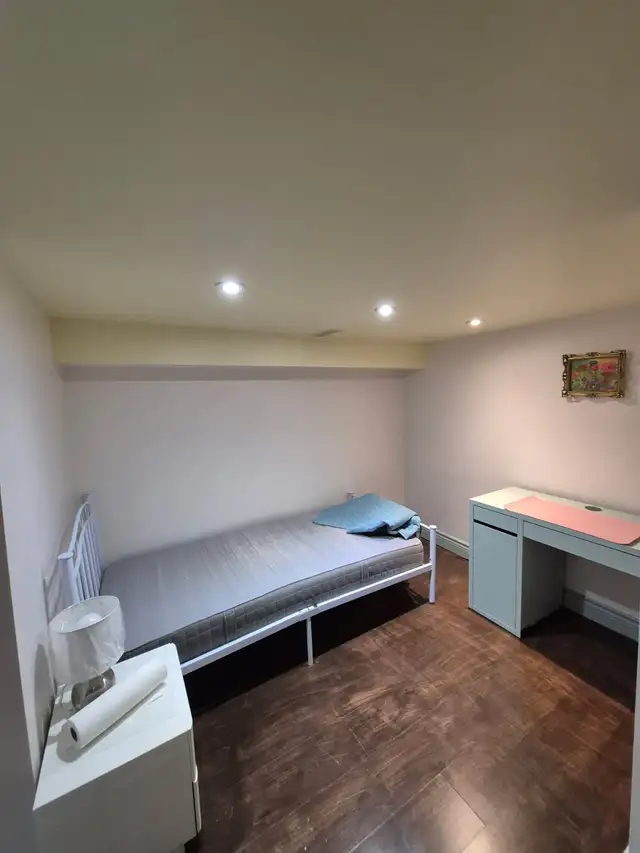 Lakeshore Islinton Apartment for Rent - Photo 4