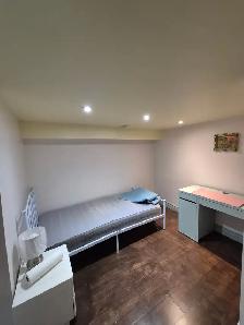 Lakeshore Islinton Apartment for Rent - Photo 4