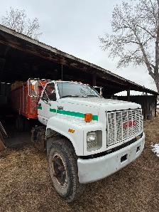 Mundell Farm & Haying Equip Online Auction Diamond Valley AB - Photo 8