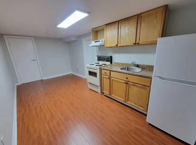 1 BEDROOM APT FOR 1, SEP ENTRANCE UTILITIES INCLUDED