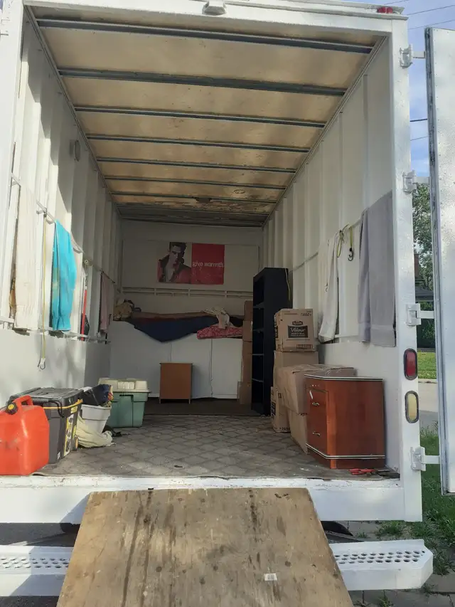 Jean Delivery & Moving (416) 271-4162 - Photo 3