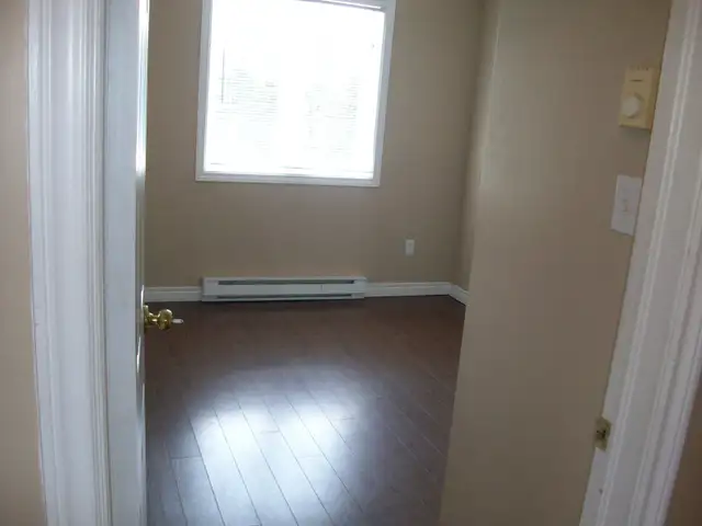 4 bedroom house - heat and light included - Photo 6
