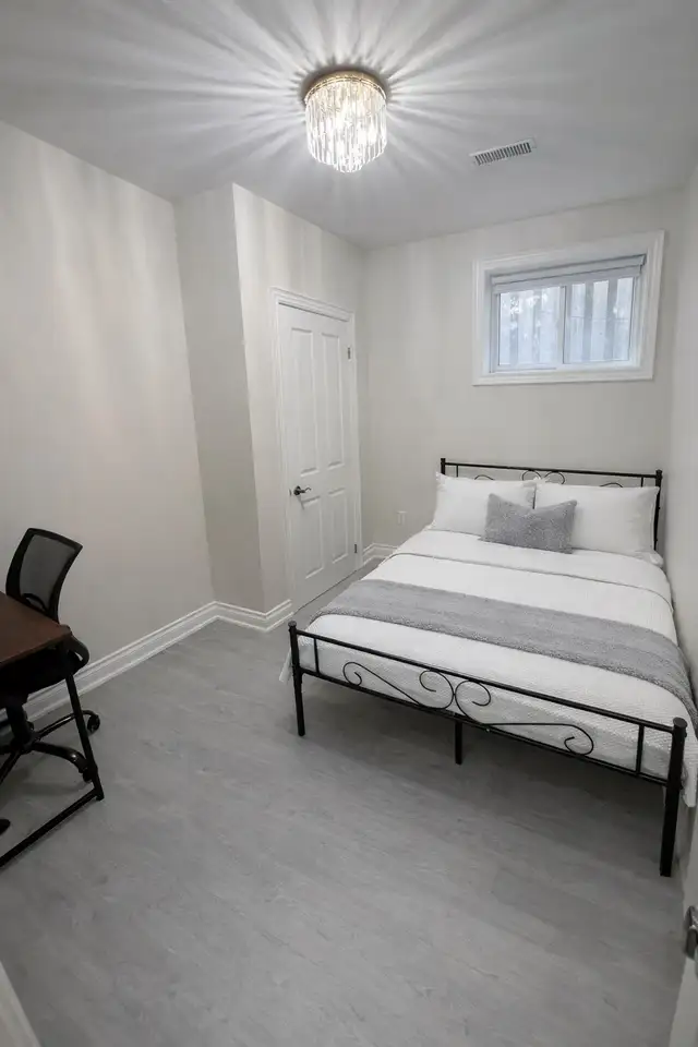Room for rent near subway and Yorkdale (Female Only) - Photo 2