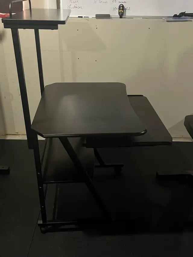 Small Computer Desk - Photo 3