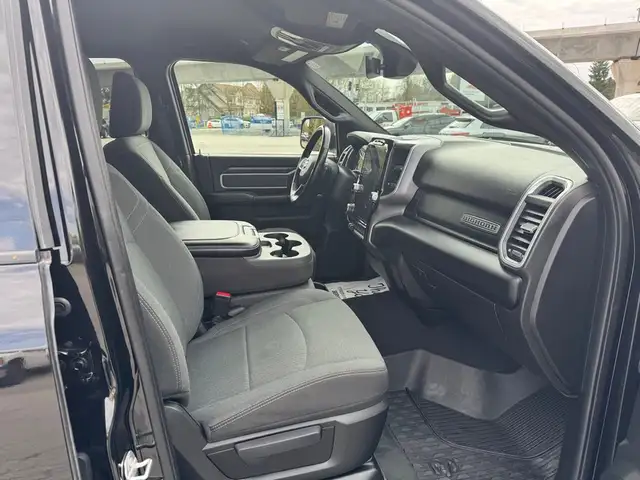 2022 Ram 2500 Big Horn Sport / Crew Cab / 6'4' Box / 4x4 - Photo 11