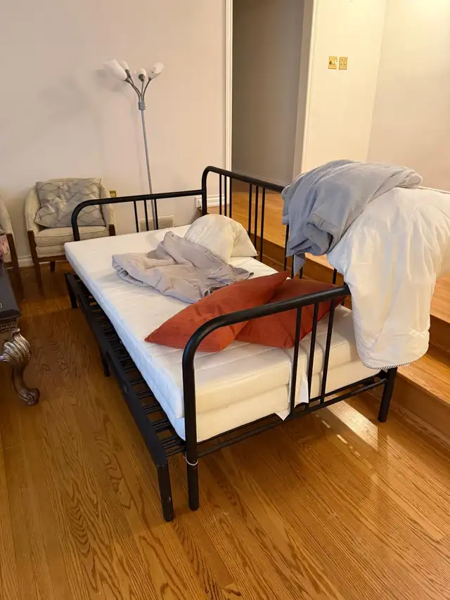 free furniture - Photo 3