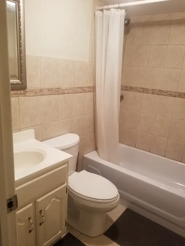 EXTREMELY BEAUTIFUL LARGE ROOM IN A WELCOME NEW HOUSE - Photo 4