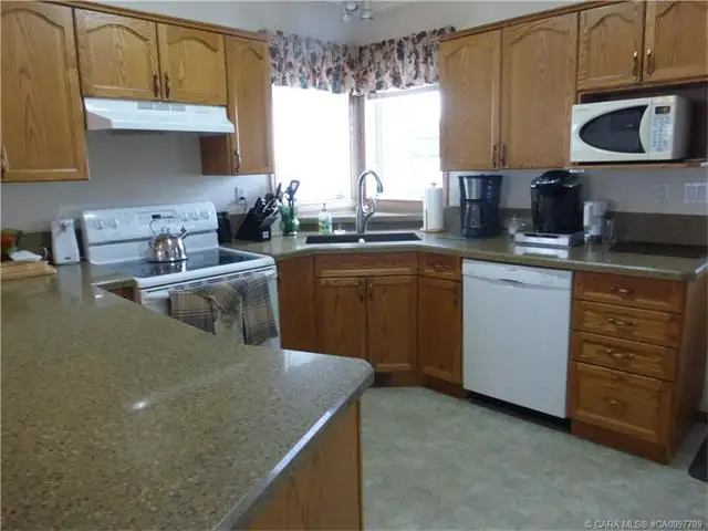 HOUSE FOR RENT – Dempsey Street, Deer Park, Red Deer. - Photo 5