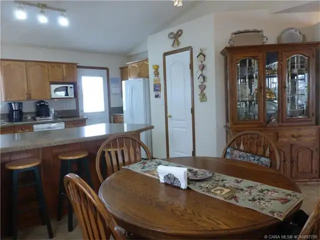 HOUSE FOR RENT – Dempsey Street, Deer Park, Red Deer. - Photo 6