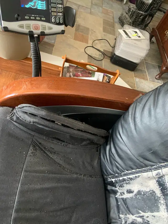 Free shiatsu massage chair - Photo 2